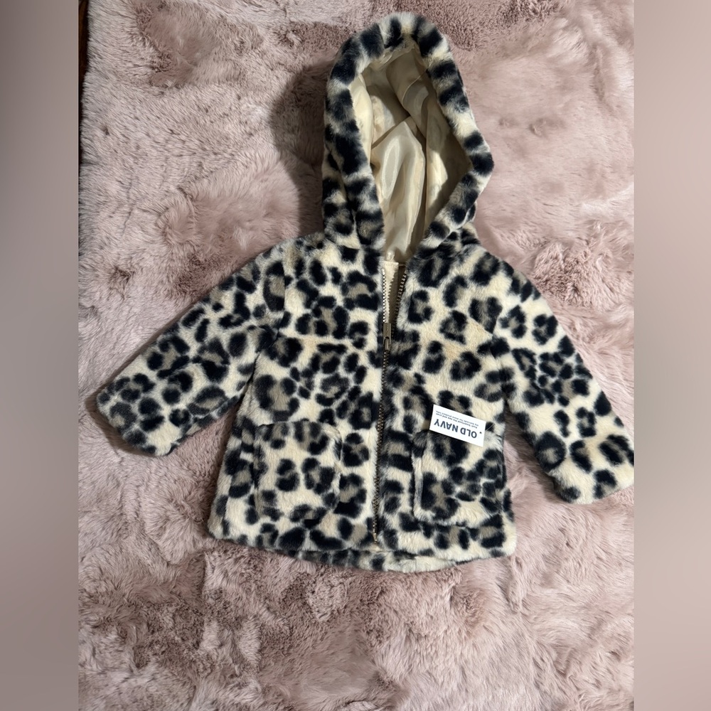 Old Navy New Leopard Faux-Fur Jacket
 Size 6/12 Months.